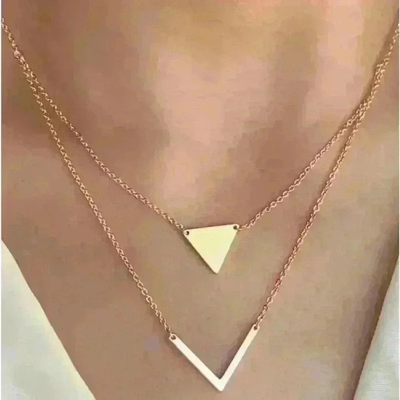 Vintage-Inspired Double Layer Triangle and V-Shaped Pendant Necklace - Picture 4 of 4